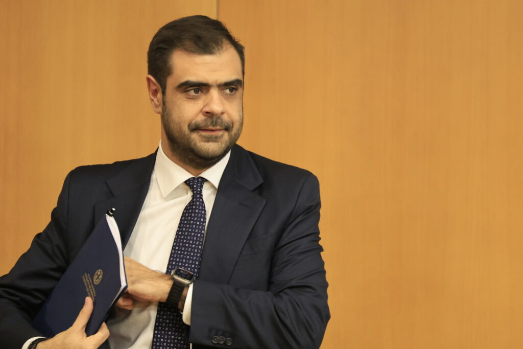 Μαρινάκης για αγρότες: Φασίζουσα συμπεριφορά που συνιστά παράνομη πράξη