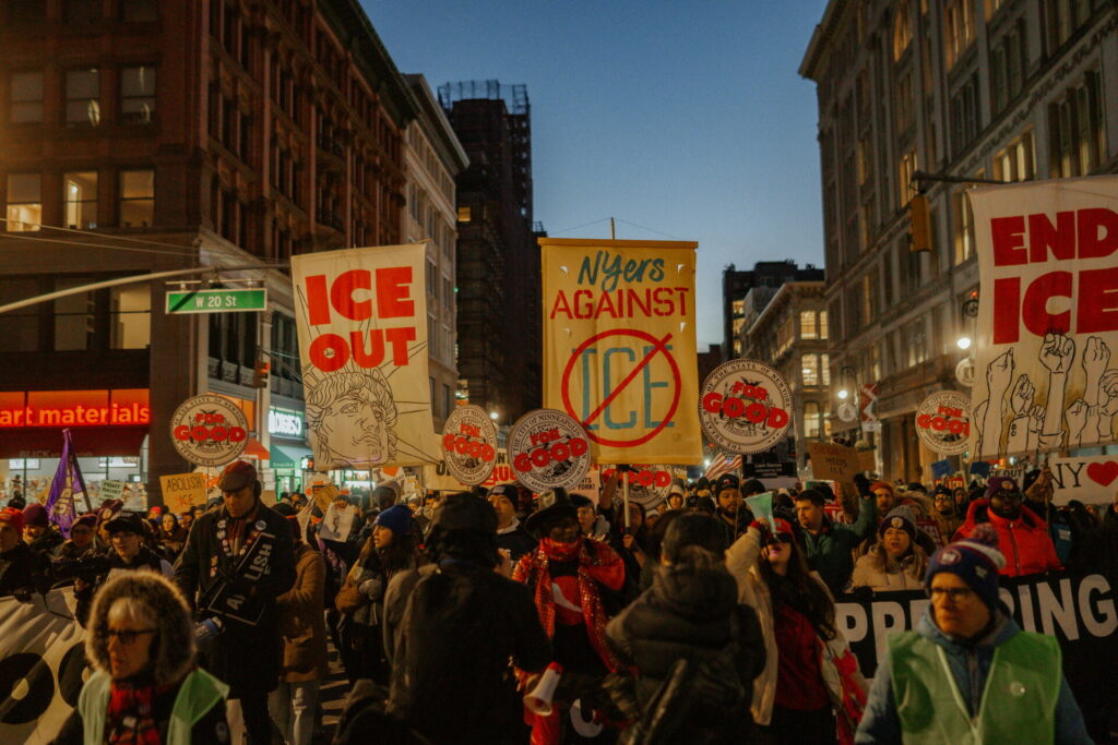 ΗΠΑ: Βράζει η Μινεάπολη μετά τον θάνατο 37χρονου από πράκτορα της ICE