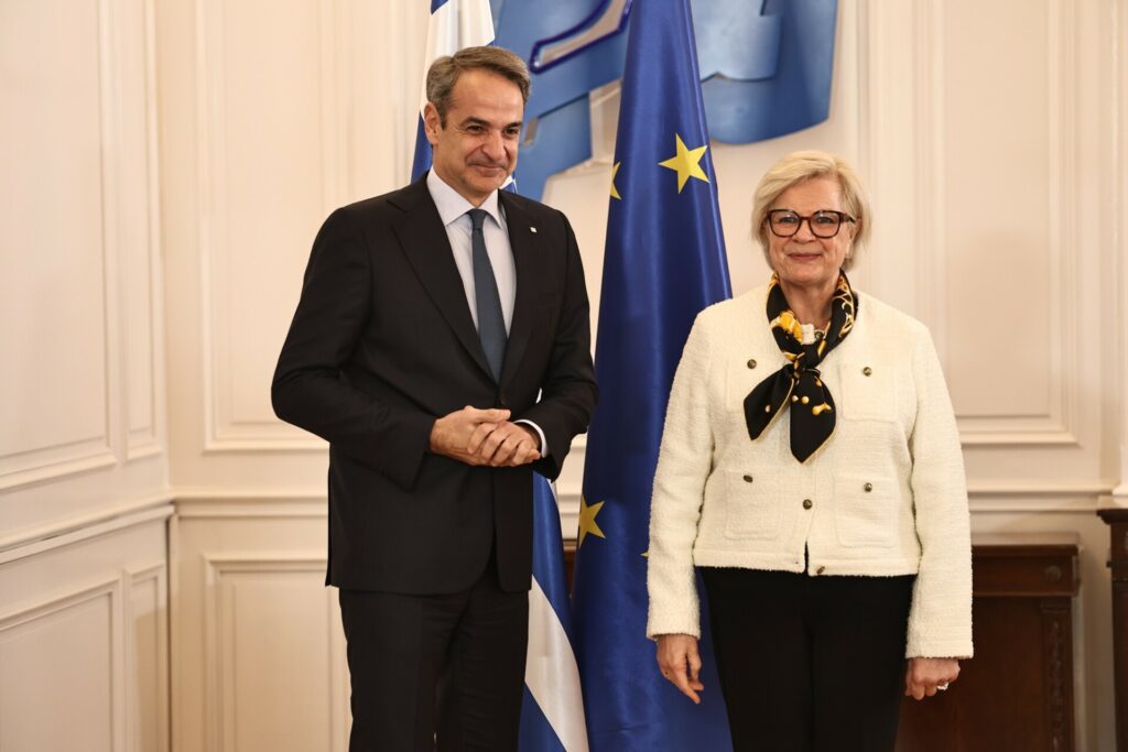 Μητσοτάκης με υπουργό ενόπλων δυνάμεων Γαλλίας: Αμοιβαία βούληση για ενίσχυση αμυντικής συνεργασίας