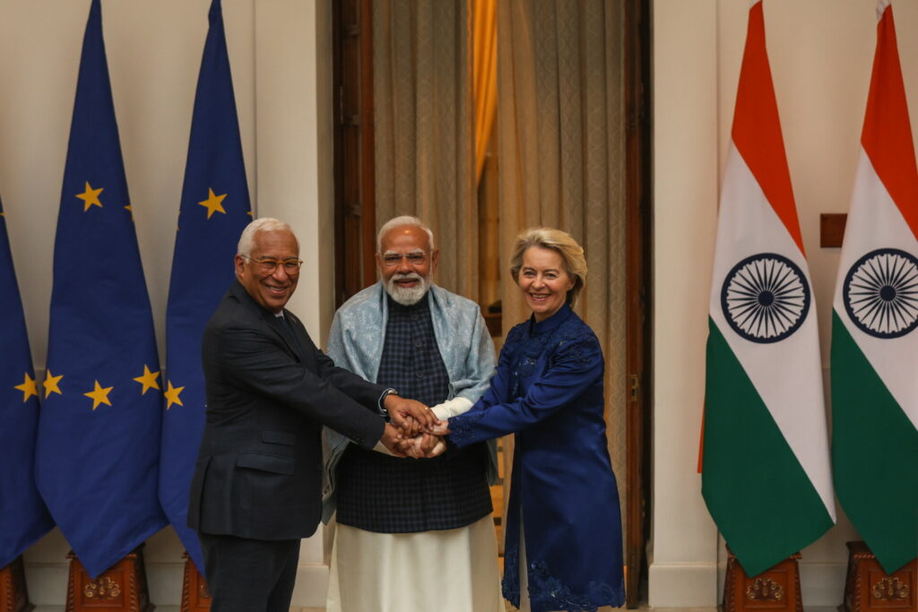 Ινδία και ΕΕ ανακοινώνουν ιστορική εμπορική συμφωνία υπό τη σκιά των δασμών Τραμπ