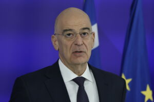 Η εφ’ όλης της ύλης συνέντευξη Μητσοτάκη, το γεύμα Δένδια – Παπαχελά, το “Κίνημα των Τυμβωρύχων” και η αναζήτηση εξομολόγων στο ΠΑΣΟΚ