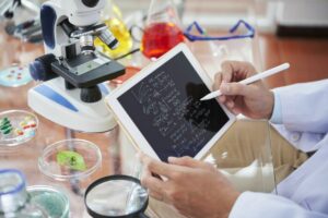 Aυξήθηκαν κατά 7,6% οι δαπάνες για έρευνα και ανάπτυξη στην Ελλάδα το 2024