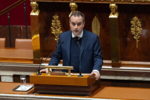 Γαλλία: Απορρίφθηκαν οι προτάσεις μομφής κατά της κυβέρνησης Λεκορνί
