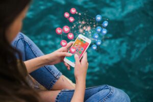 ΟΟΣΑ: Προειδοποίηση για την υπερέκθεση στις οθόνες, σοβαρές παρενέργειες μετά τις 2 ώρες