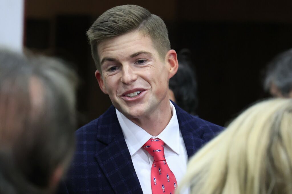 Η δοκιμασμένη συνταγή του ΟΔΔΗΧ στο 10ετές ομόλογο, ο στόχος για επιστροφή της ελληνικής οικονομίας στη βαθμίδα Α και το business plan του Τάιλερ