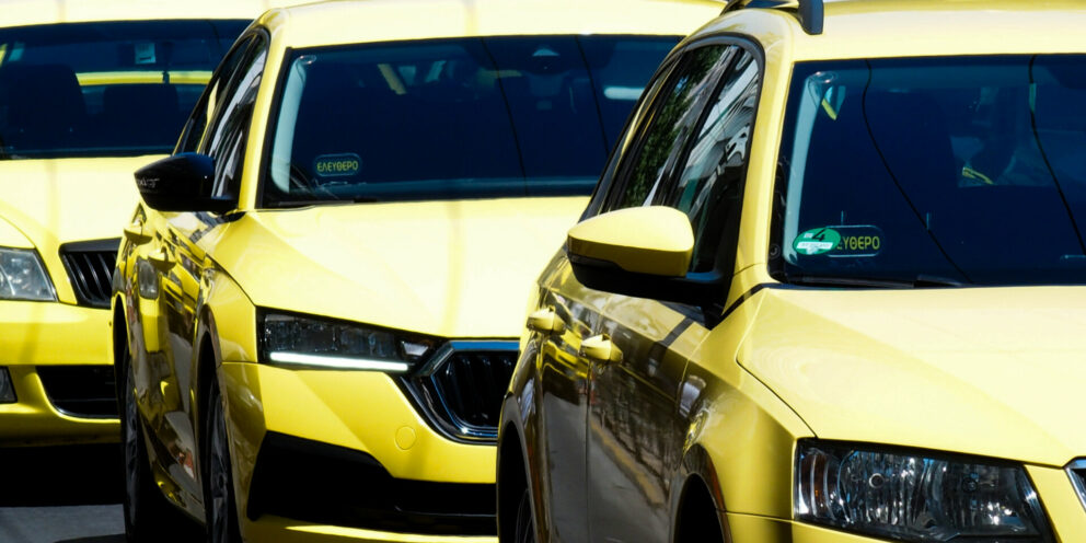 Ταξί: O γόρδιος δεσμός της ηλεκτροκίνησης και η επιδότηση που βρίσκεται στο τραπέζι