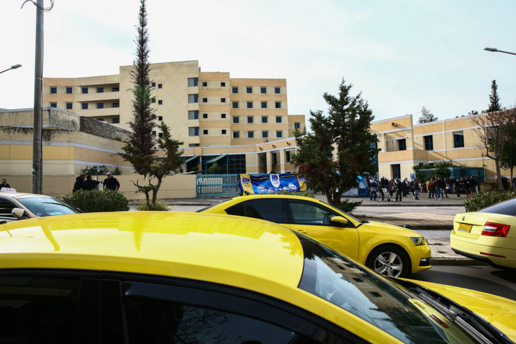 Απεργία ταξί: Σηκώνουν χειρόφρενο από την Τρίτη 13/1, μέχρι πότε θα διαρκέσει