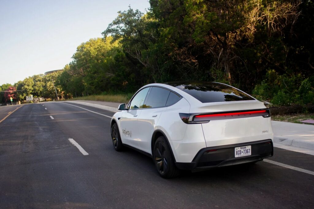 Tesla: Ξεκινά robotaxi χωρίς οδηγό στο Όστιν, ανησυχίες για την ασφάλεια