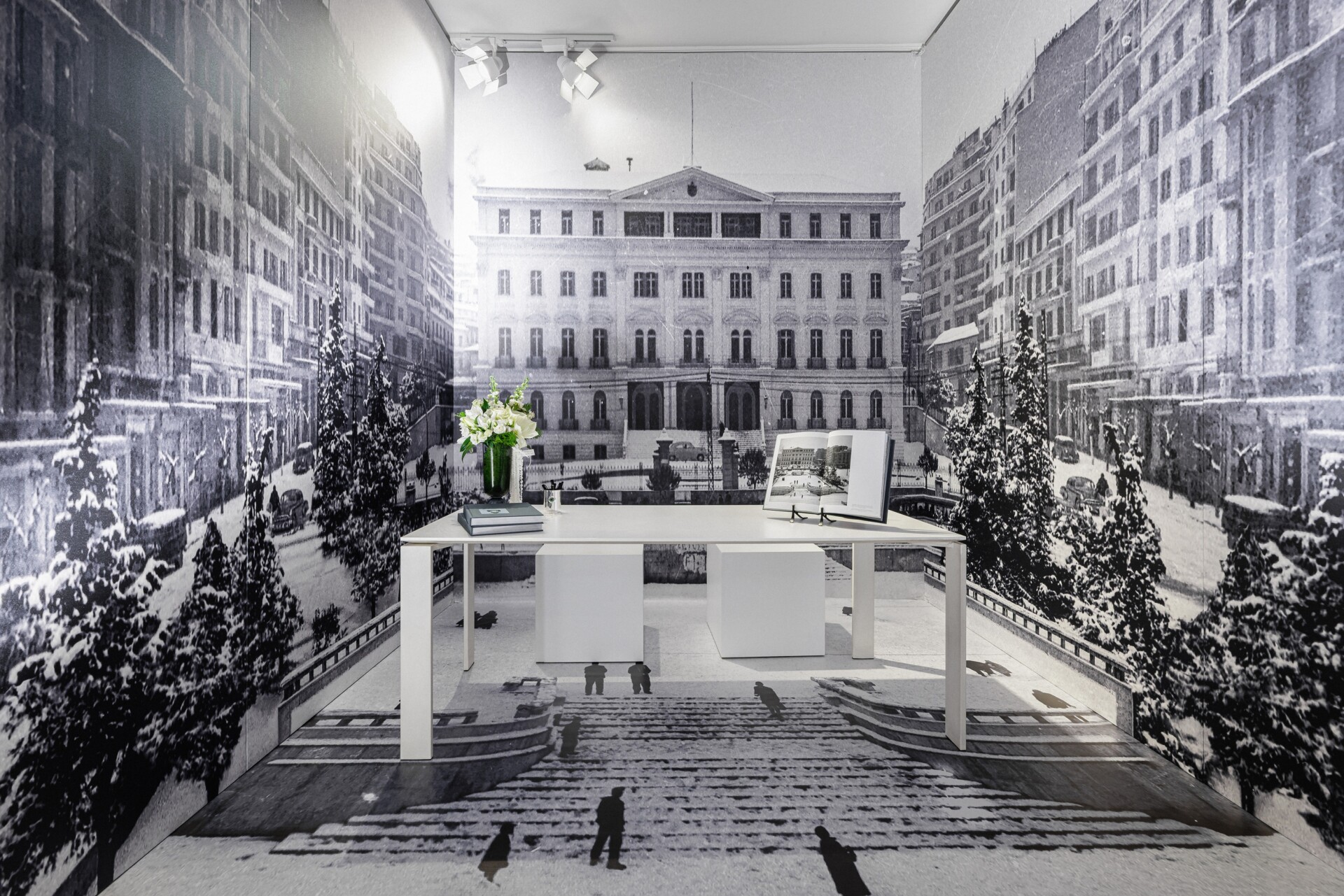 thessaloniki journey light