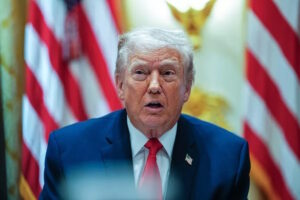 Το μήνυμα Τραμπ για τον Κάθετο Διάδρομο, το χρίσμα που δίνει ο Τζιτζικώστας, ο θυμός του Καραμανλή της Ραφήνας, η συμβουλή προς τον Σαμαρά και η αιματηρή επανάσταση της Νεγρεπόντη