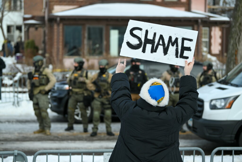 ΗΠΑ: Πράκτορας της ICE πυροβόλησε και σκότωσε 37χρονη οδηγό