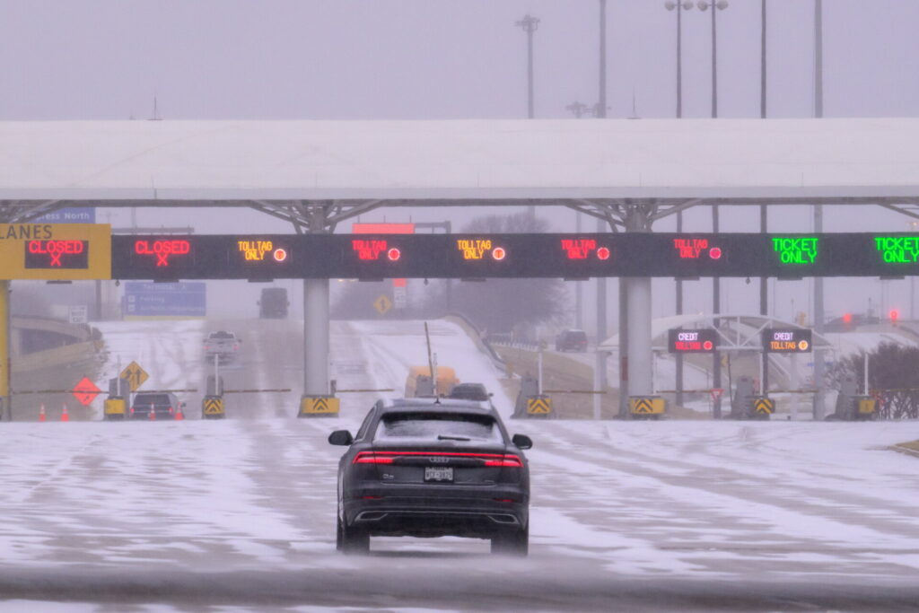 ΗΠΑ: Χάος από την κακοκαιρία – Χωρίς ρεύμα 160.000 νοικοκυριά, ακυρώσεις πτήσεων