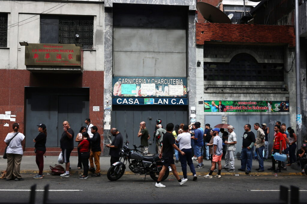 Βενεζουέλα: Νεκρική σιγή και μυρωδιά καμένου στο Καράκας μετά την επίθεση των ΗΠΑ