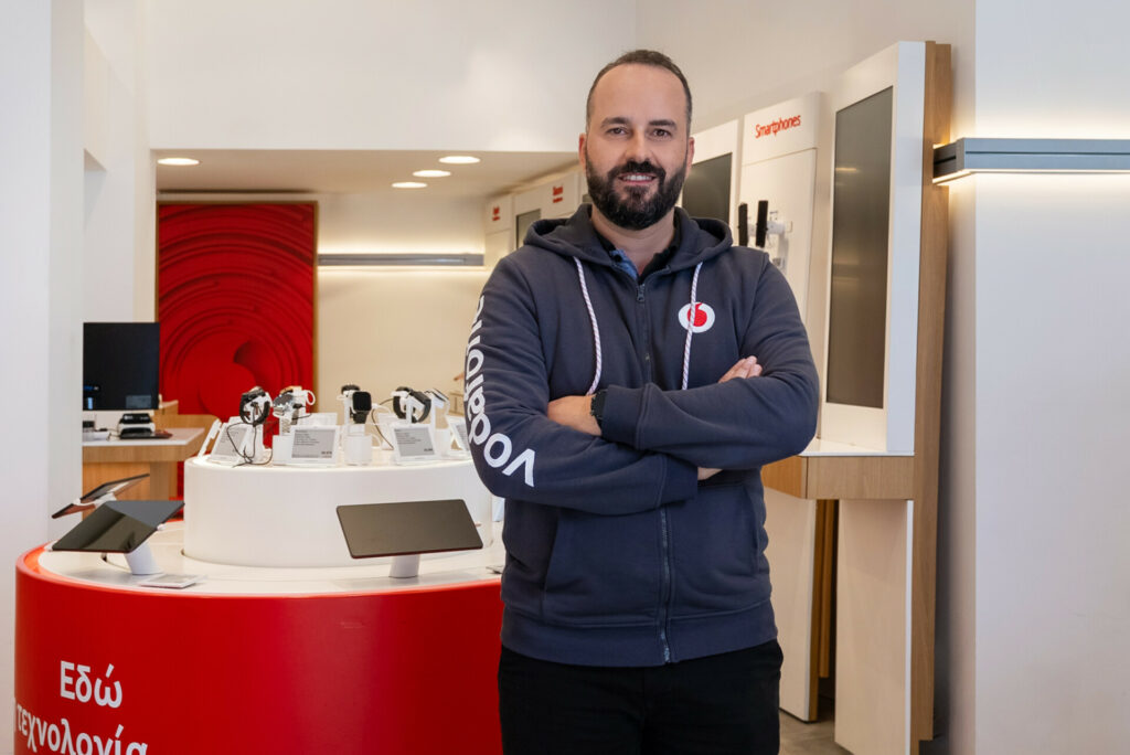 Vodafone: Επένδυση 15 εκατ. ευρώ για μετασχηματισμό 244 καταστημάτων