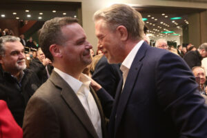 Η αναπόφευκτη θεραπεία με Μητσοτάκη, ο αλγόριθμος του Δούκα, οι ηγετικές βλέψεις του Γερουλάνου, η ρωσική πρεσβεία και η πρόεδρος Μαρία