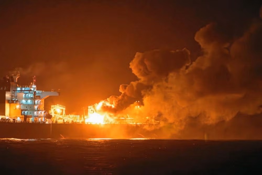 Προειδοποίηση-απειλή των Χούθι στη ναυσιπλοΐα, καθώς οι ΗΠΑ αυξάνουν την πίεση προς το Ιράν