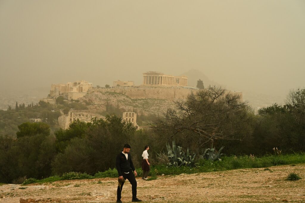 Καιρός: Αυξημένες συγκεντρώσεις αφρικανικής σκόνης τη Δευτέρα
