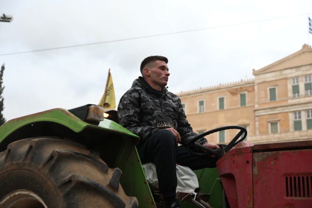 Στο Σύνταγμα έφτασαν οι αγρότες