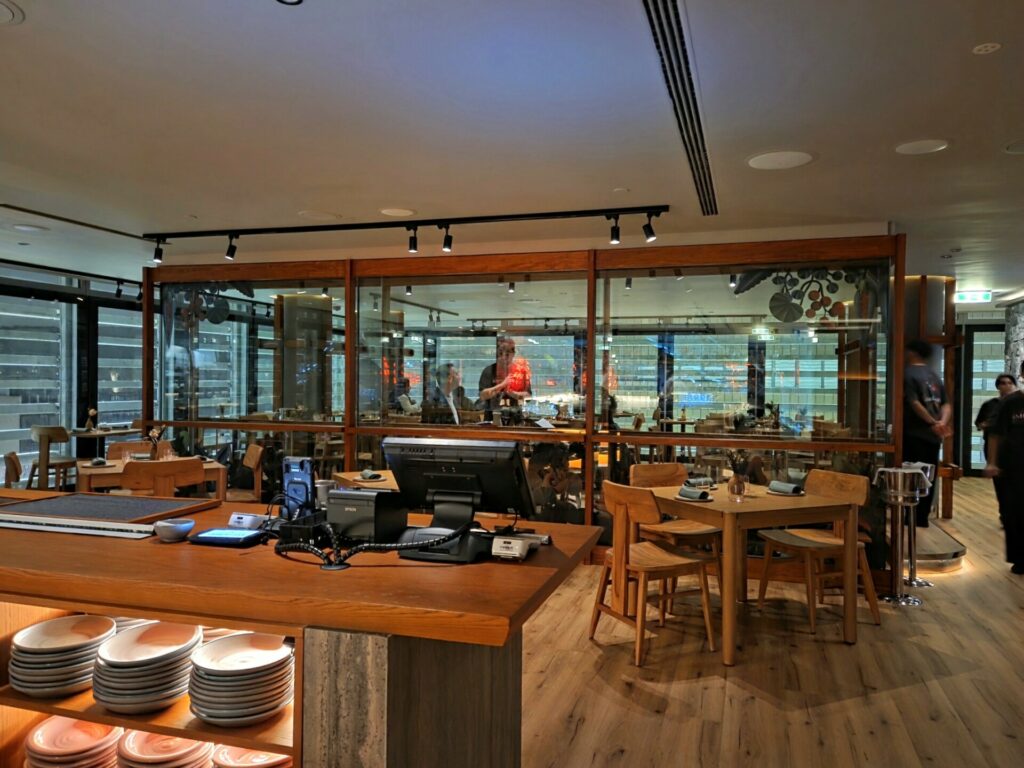 Στη Στέγη του Ιδρύματος Ωνάση το Amphibian έχει πάρει τη θέση της “Χύτρας” και τα νέα είναι πολύ καλά