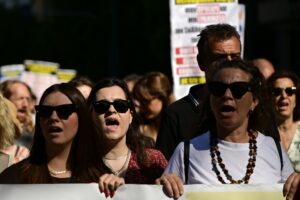 “Κόφτης” στα σωματεία – σφραγίδες και τις γκρίζες κλαδικές συμβάσεις