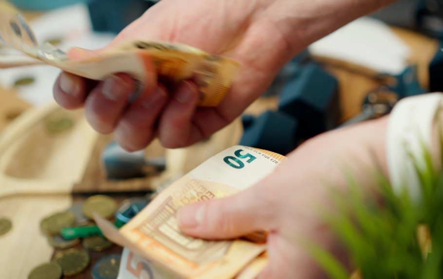 Δημοτικά τέλη: Πού πληρώνουμε τα ακριβότερα