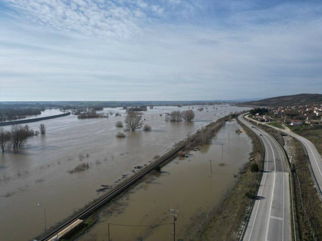 Έβρος: 150 χιλ. στρέμματα κάτω από το νερό, δύσκολη νύχτα