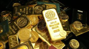 Κάτω από τα 4.000 δολάρια ο χρυσός, βουτά σε χαμηλό 7μήνου