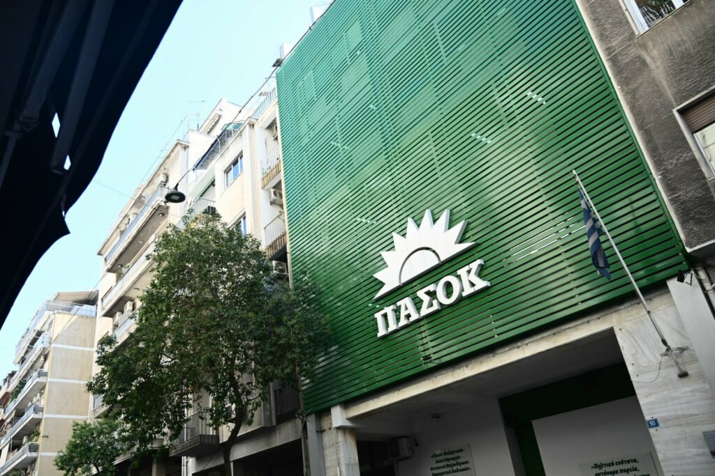 Στα άκρα η σύγκρουση ΠΑΣΟΚ με Παναγόπουλο-ΠΑΣΚΕ για τα προγράμματα κατάρτισης, θρίλερ για την ηγεσία της ΓΣΕΕ