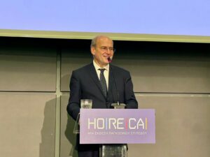 Xατζηδάκης: Εφικτή η 12μηνη τουριστική περίοδος