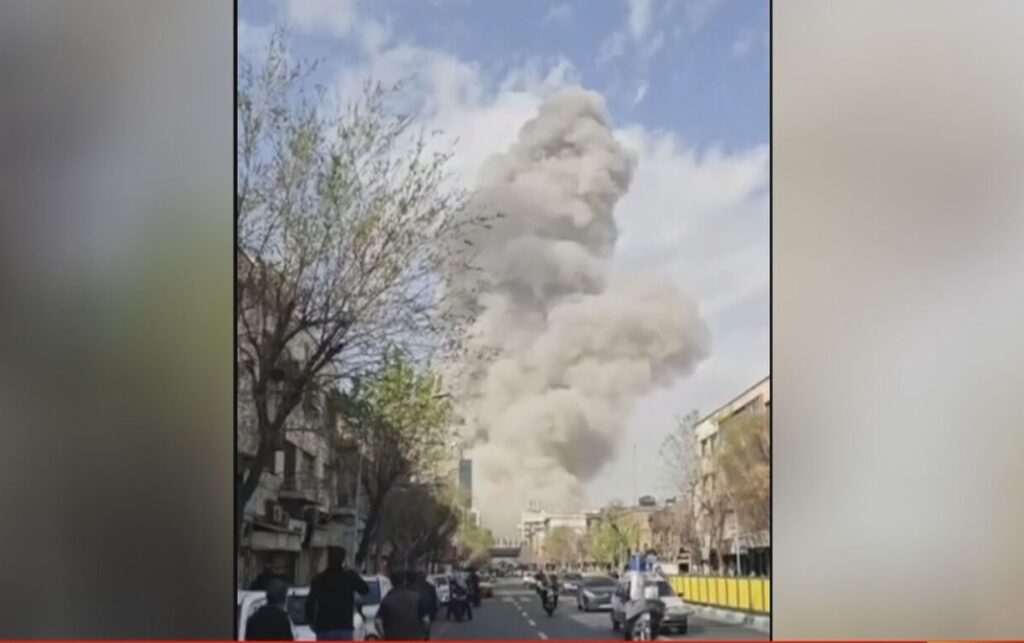 Επίθεση Ισραήλ στο Ιράν, εκρήξεις στην Τεχεράνη