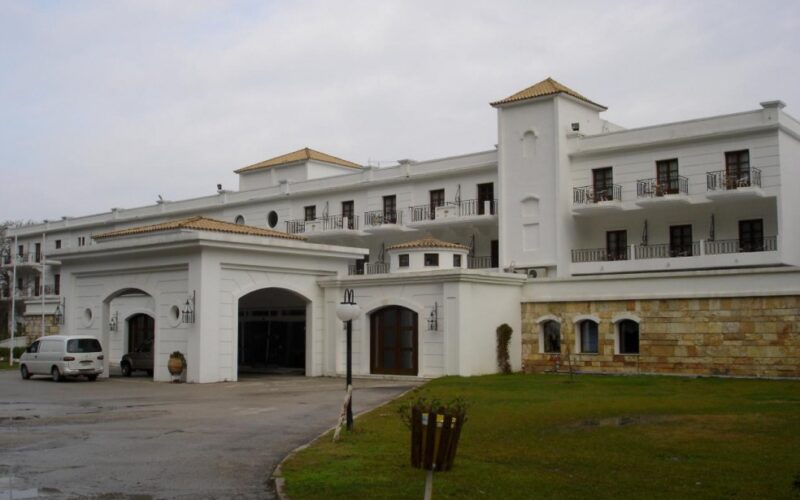 Καμένα Βούρλα: Οι νέοι παίκτες του ιαματικού τουρισμού και η προοπτική μεταμόρφωσης της λουτρόπολης