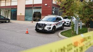 Μακελειό στον Καναδά: Τα αναπάντητα ερωτήματα και “η γυναίκα με φόρεμα” που έσπειρε τον θάνατο