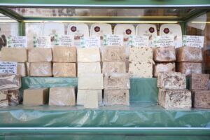 Καθαρά Δευτέρα 2026: Ποια σούπερ μάρκετ θα είναι ανοιχτά – Τι θα γίνει με τις λαϊκές αγορές