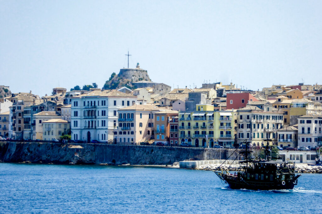 Αγίου Βαλεντίνου: Τα 12 πιο ρομαντικά ελληνικά νησιά για ζευγάρια