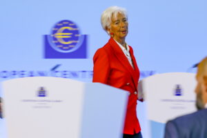 Τι απαντά η Λαγκάρντ στα δημοσιεύματα περί πρόωρης αποχώρησης από την ΕΚΤ