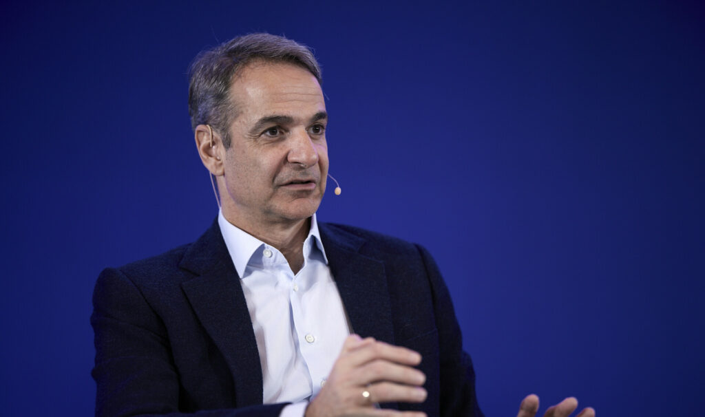 Οι γέφυρες που ρίχνει ο Μητσοτάκης, οι αναζητήσεις των εισαγγελέων για διασύνδεση ΚΕΚ με ΔΥΠΑ, το τυχαίο γεγονός και αυτοί που τα έχουν βρει με τον Τσίπρα