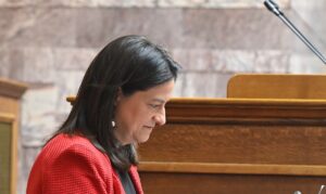 Κεραμέως: Νέες διευκολύνσεις για τη γονική άδεια και στοχευμένα προγράμματα ΔΥΠΑ