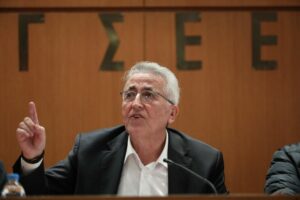 Έρευνες στο σπίτι και το γραφείο του Παναγόπουλου για την υπεξαίρεση κονδυλίων