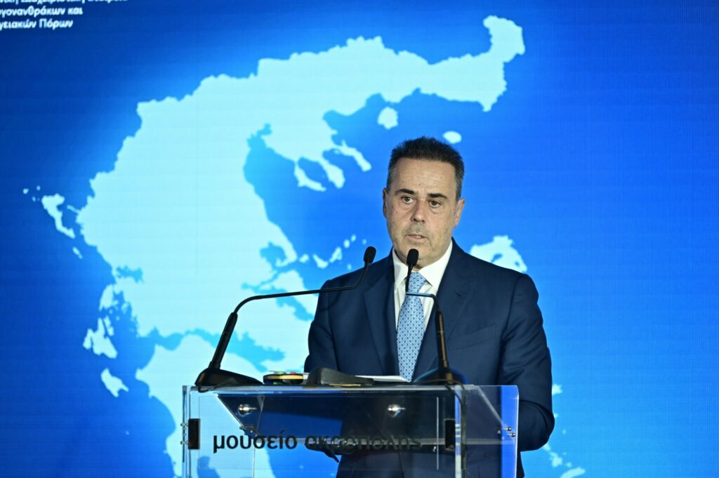 Παπασταύρου:  Η Ελλάδα από ενεργειακός κόμβος βάζει τα θεμέλια με τις συμφωνίες της Chevron και της Exxon για παραγωγή φυσικού αερίου