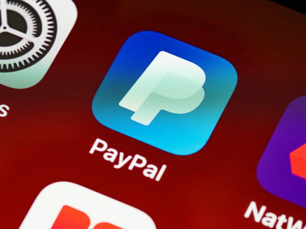 Η πτώση της PayPal και η μάχη των κολοσσών για εξαγορά