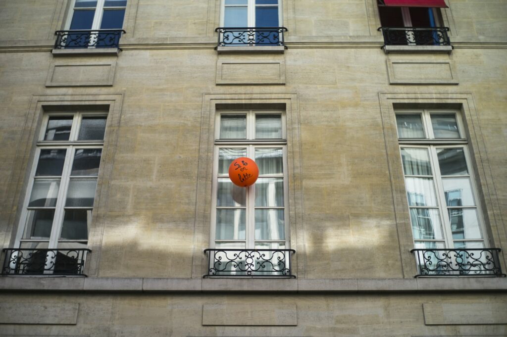 Συναγερμός στο Παρίσι: Εκκενώσεις κεντρικών κτιρίων μετά από απειλές για βόμβες