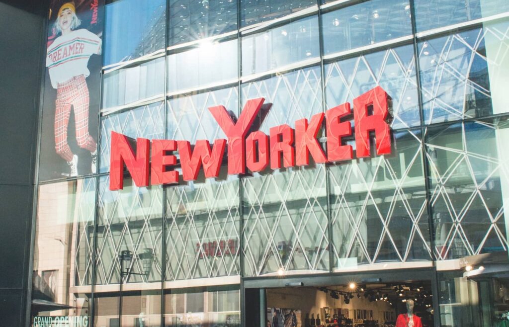 H γερμανική New Yorker πατάει πόδι στην Ελλάδα με ακίνητο 3.300 τ.μ. στην Ομόνοια