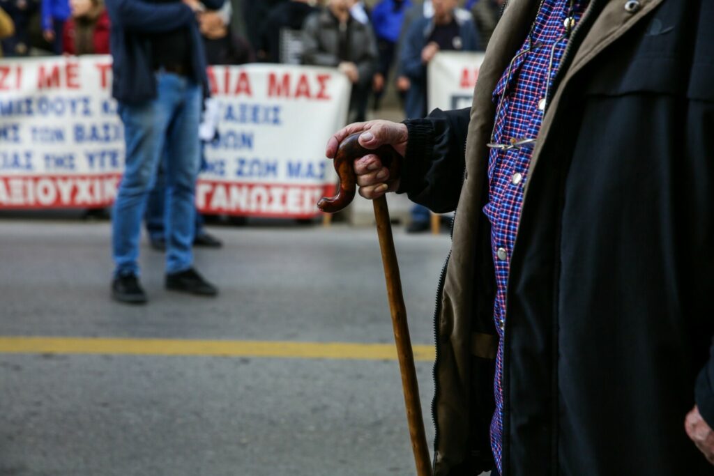 Συντάξεις χηρείας: Κανένα λάθος δεν βλέπει ο ΕΦΚΑ μετά τις καταγγελίες