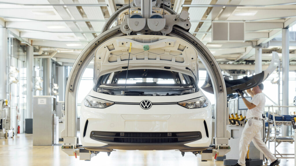 Νέες πιέσεις από την Volkswagen και την Stellantis στην ΕE