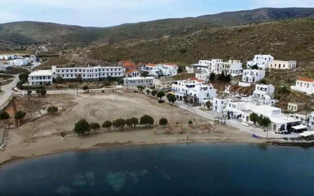 “Πράσινο φως” από το ΥΠΠΟ για το Ξενία Κύθνου: Σε τροχιά υλοποίησης η επένδυση των 30 εκατ.