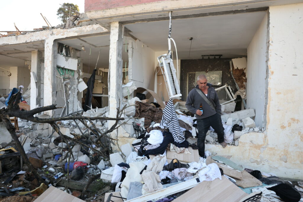 Η “πιο δύσκολη νύχτα” για το Ισραήλ: Πλήγματα με σχεδόν 100 τραυματίες από πυραύλους που δεν αναχαιτίστηκαν