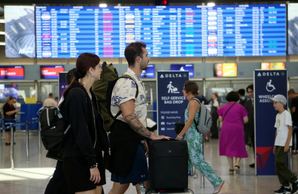 ΔΑΑ: Αύξηση 10,8% στην επιβατική κίνηση το δίμηνο