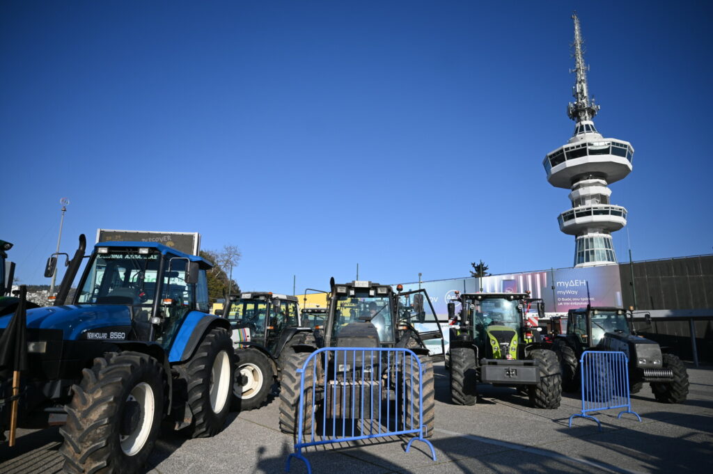 Οι αγρότες αποχώρησαν από τη ΔΕΘ, κινητοποίηση με ΜΑΤ