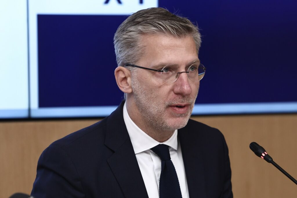 Η εισήγηση για εξάντληση της τετραετίας, οι… μισές δημοσκοπήσεις, οι φιλοδοξίες του Πατούλη και η επιστολή για τα προβληματικά κτίρια της ΜΟΔ