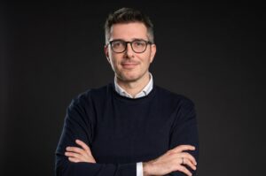 Πώς η Booking.com εκπαιδεύει τα στελέχη της